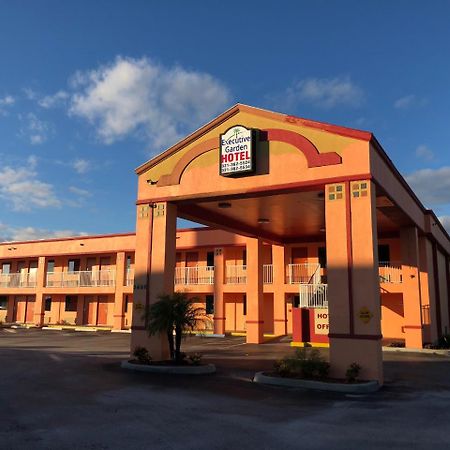Executive Garden Titusville Hotel Exteriör bild