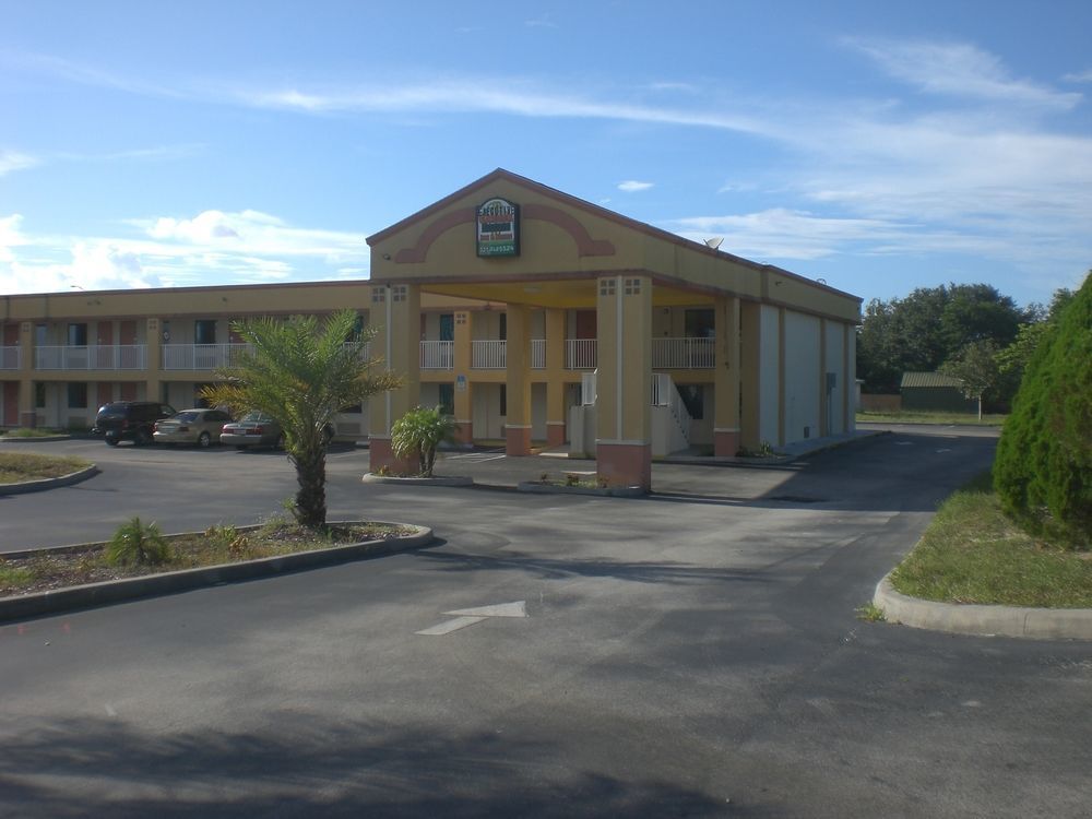 Executive Garden Titusville Hotel Exteriör bild