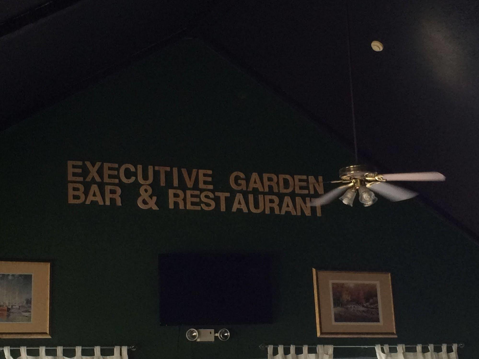 Executive Garden Titusville Hotel Exteriör bild