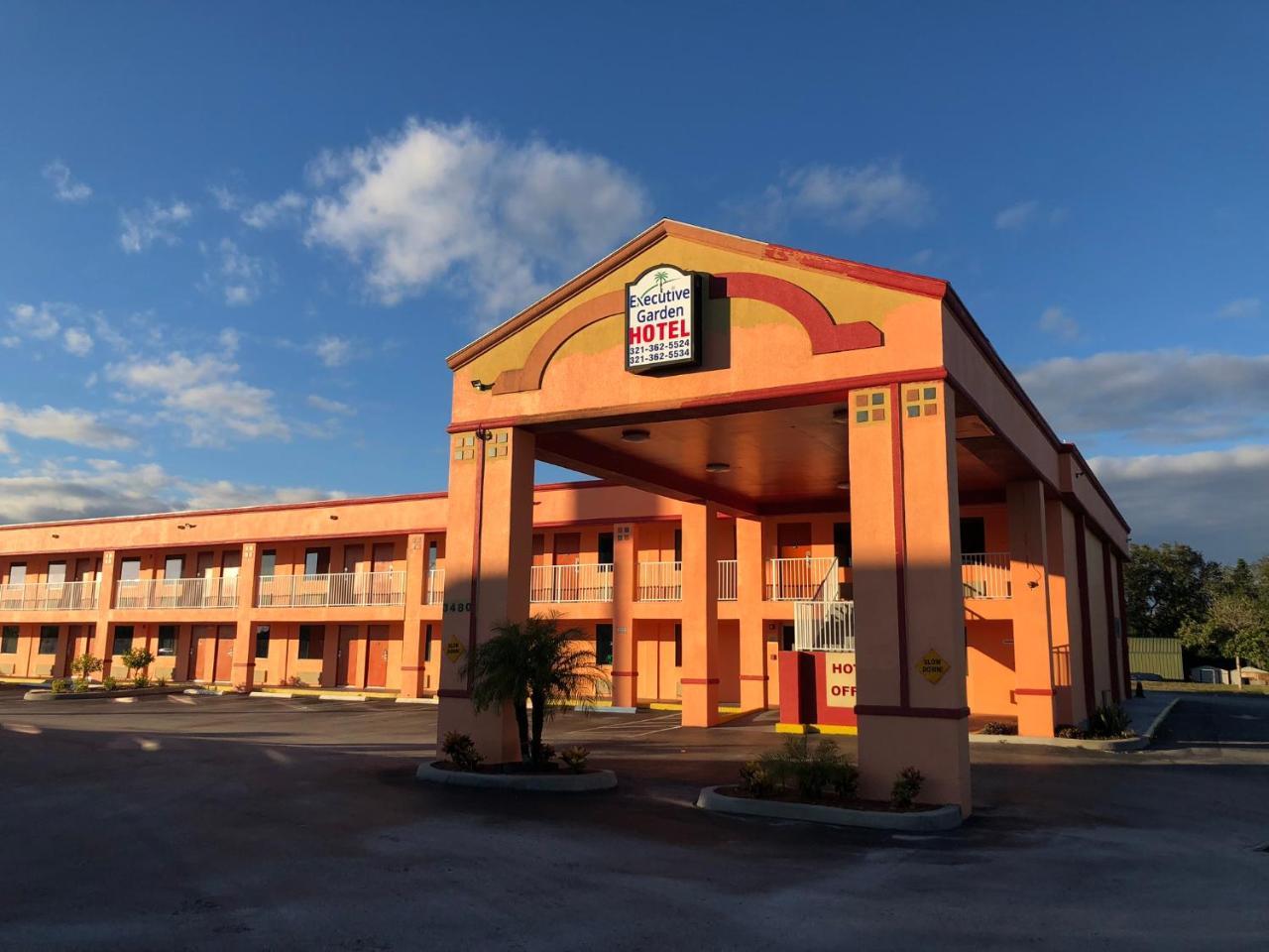 Executive Garden Titusville Hotel Exteriör bild